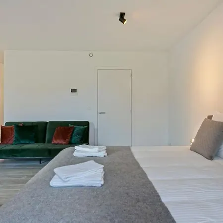 Huswell - Spacious 3 Bedroom Apartment With Private Garage Knokke-Heist Exterior photo