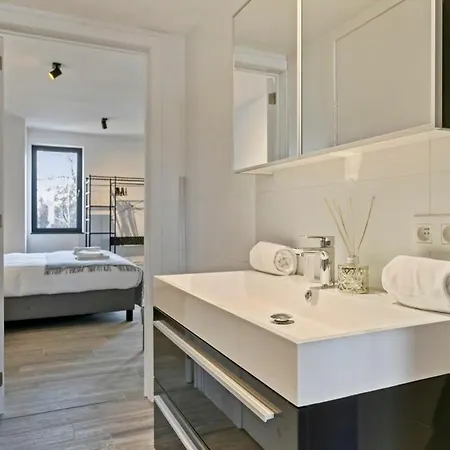 Huswell - Spacious 3 Bedroom Apartment With Private Garage Knokke-Heist Exterior photo