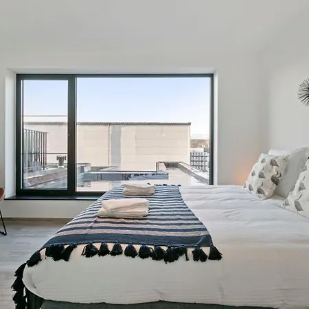 Huswell - Spacious 3 Bedroom Apartment With Private Garage Knokke-Heist Exterior photo