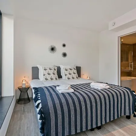 Huswell - Spacious 3 Bedroom Apartment With Private Garage Knokke-Heist Exterior photo
