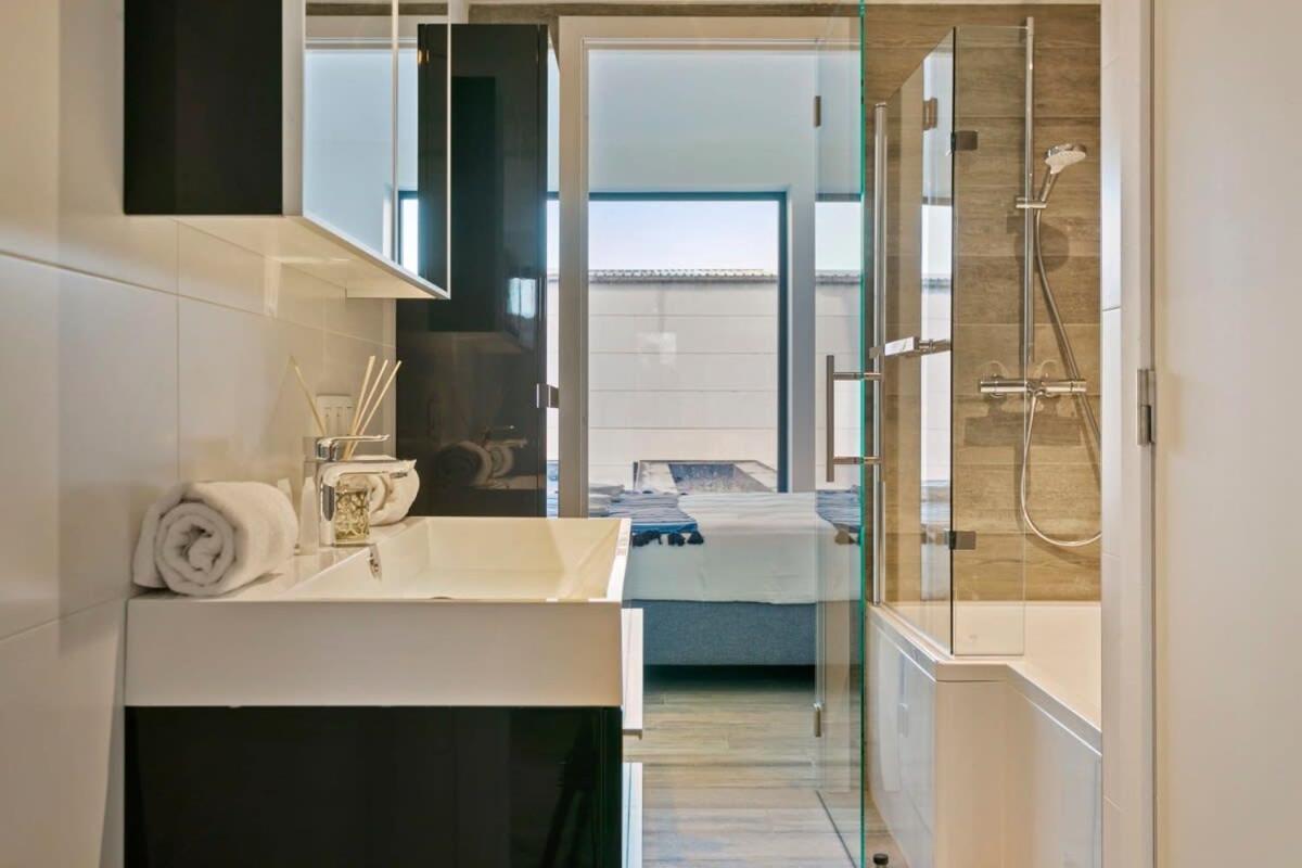 Huswell - Spacious 3 Bedroom With Private Garage Apartment Knokke-Heist