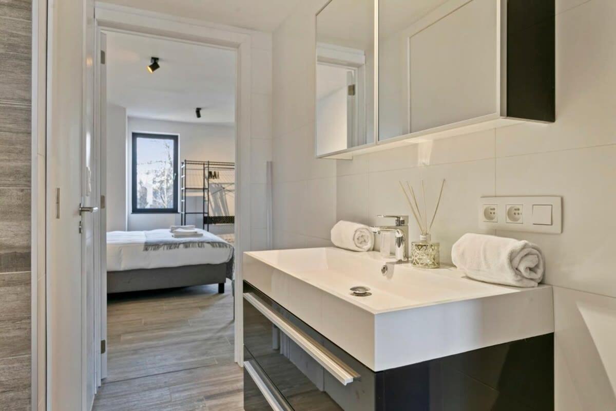 Huswell - Spacious 3 Bedroom With Private Garage Knokke-Heist