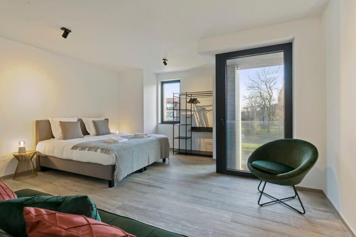 Apartment Huswell - Spacious 3 Bedroom With Private Garage